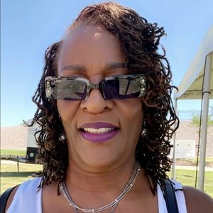 Meet your Posher, Lynn